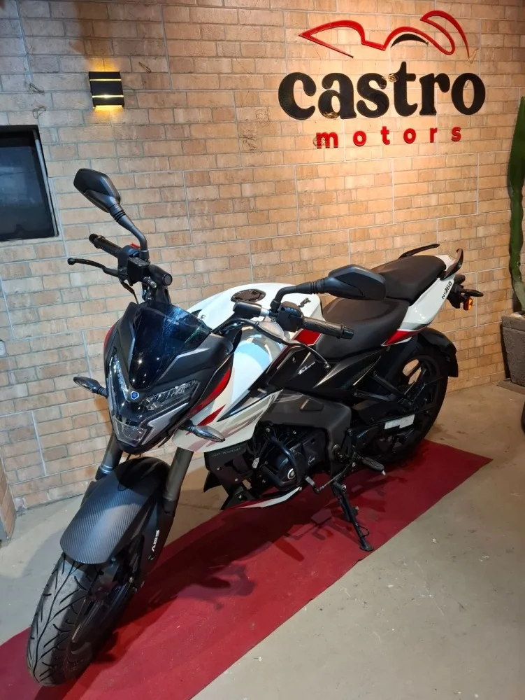 BAJAJ DOMINAR NS160